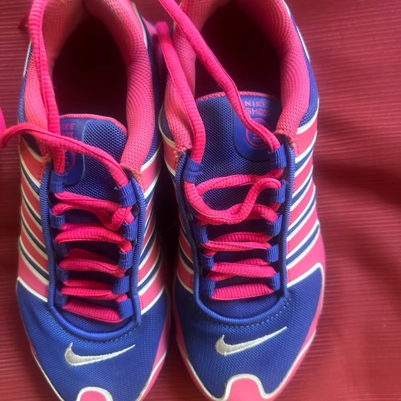 Women's Nike Shox Pink & Purple Size 6.5 - Picture 2 of 8